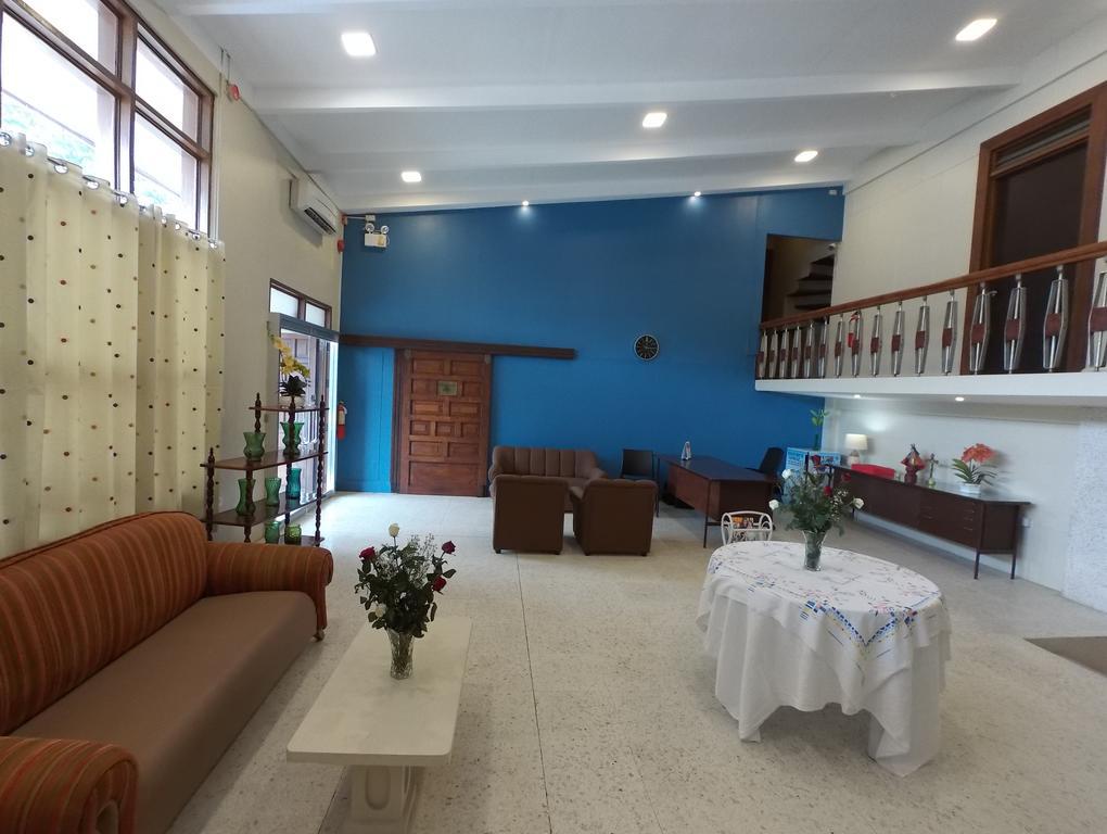 Residencia Marfel 호텔 따끌로반 외부 사진